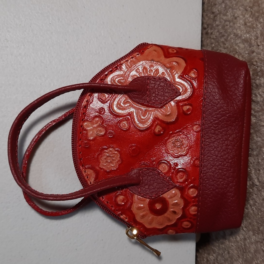 100% Cow Leather Coin Wallet Brand New - Red Pink